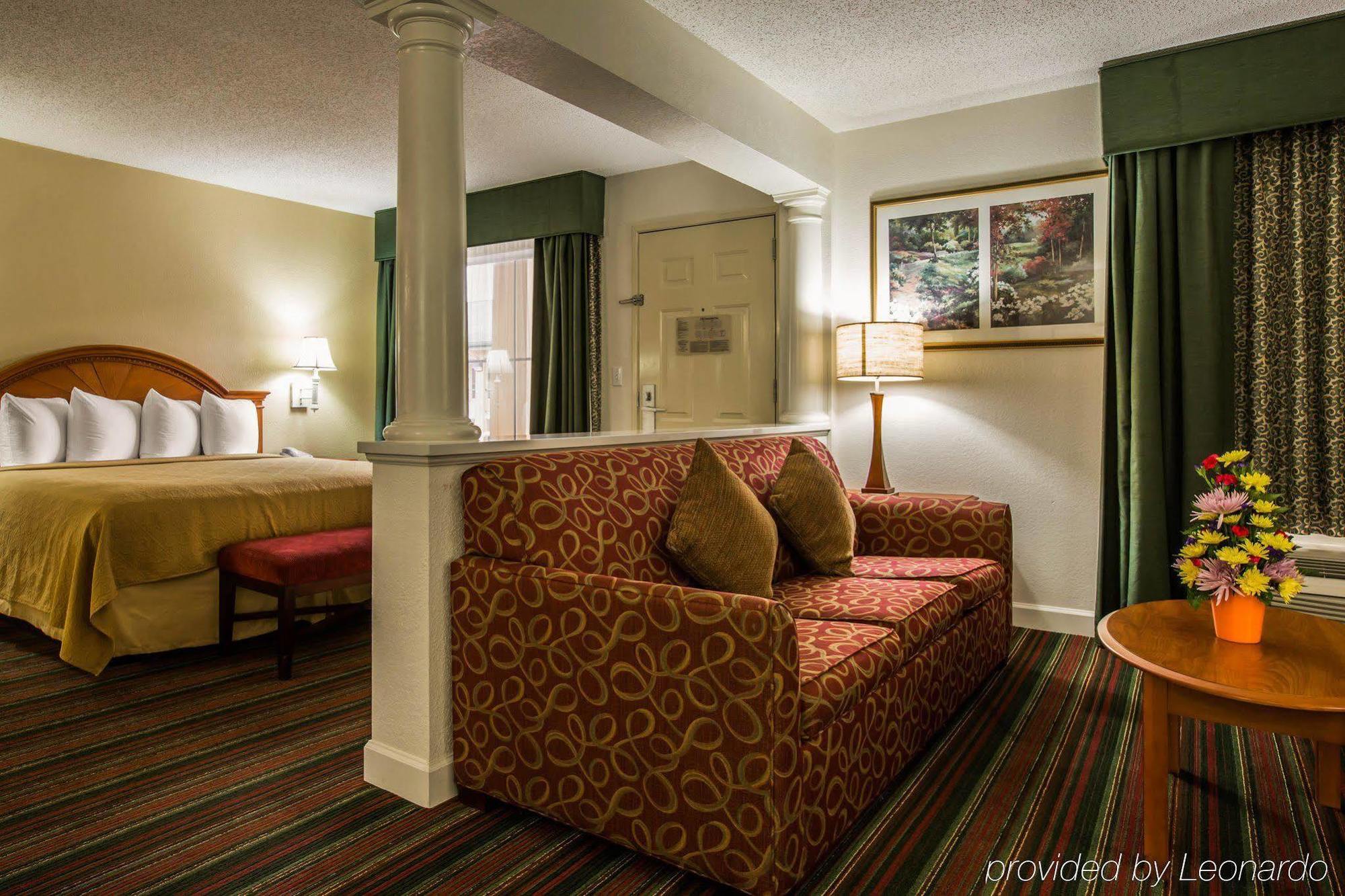 Quality Inn & Suites Biltmore East Asheville Exterior foto